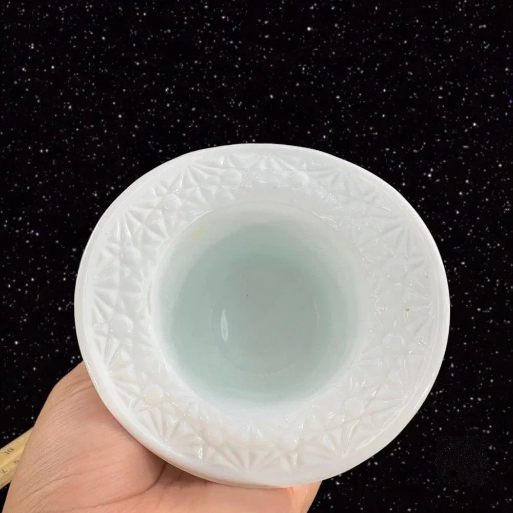 Vintage Indiana Glass Daisy and‎ Button White Milk Glass Top Hat Catch Bowl VTG